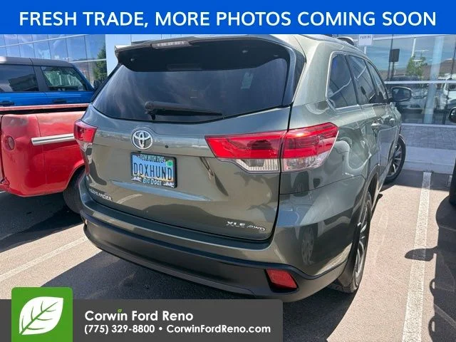 Used 2017 Jade Metallic Toyota XLE image 8