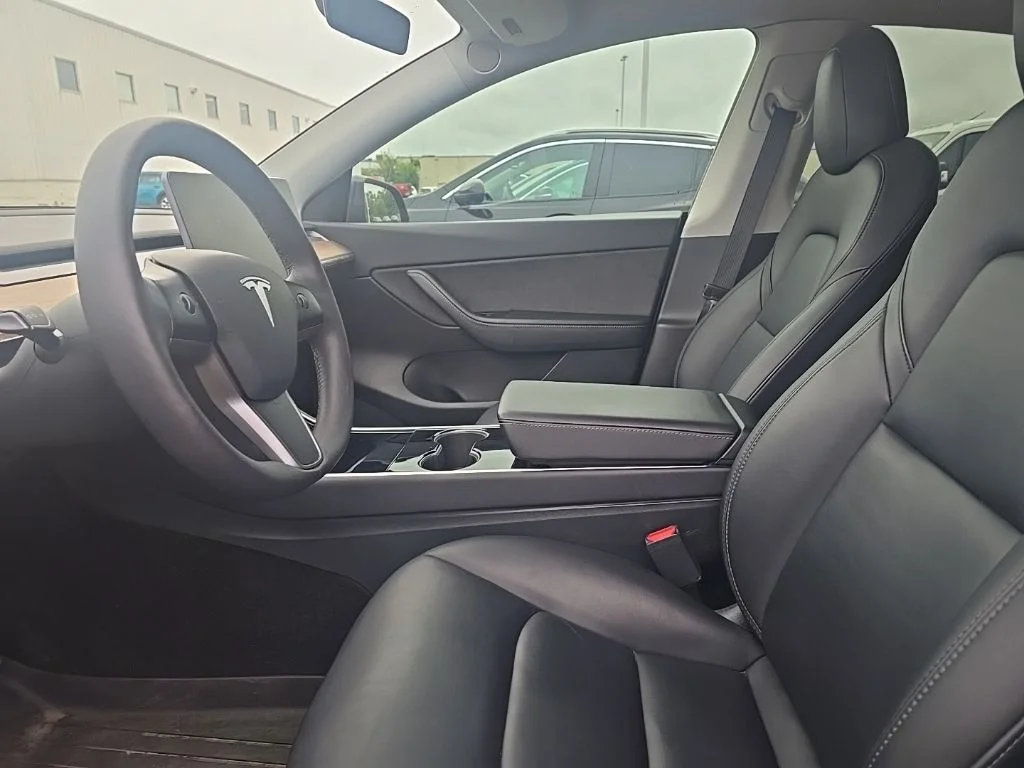 Used 2021  Tesla Long Range image 5
