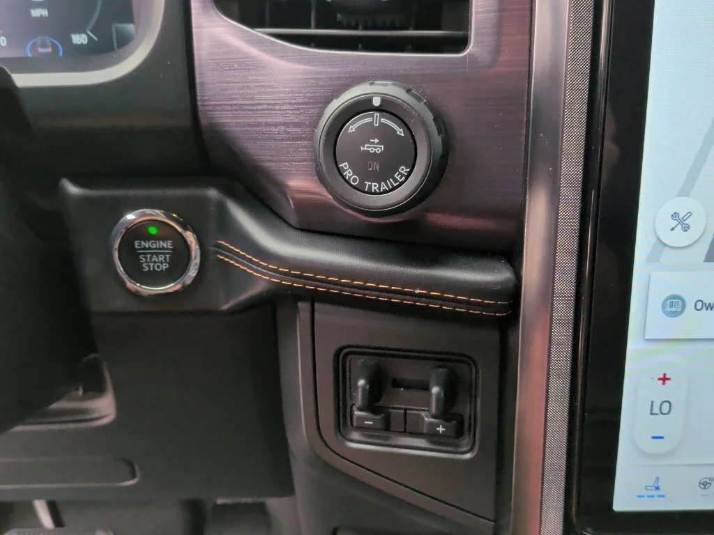 Used 2022 White Ford Platinum image 32