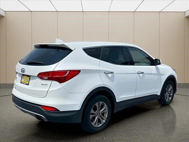 Used 2016 White Hyundai 2.4 Base image 3