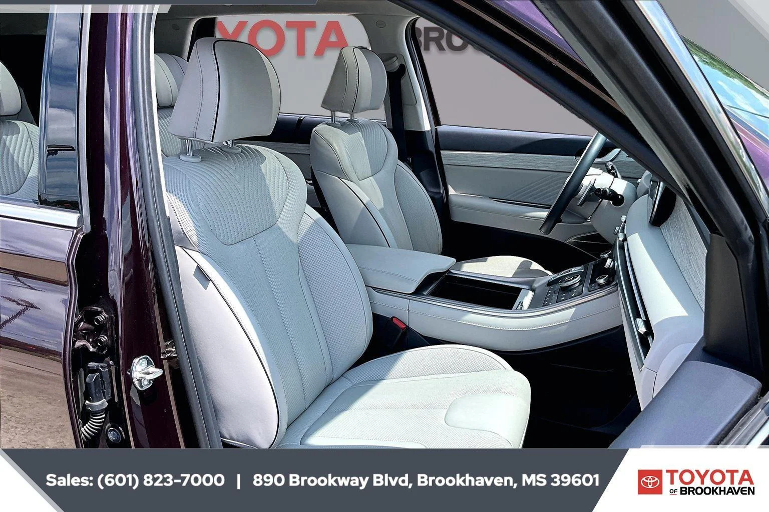 Used 2024 Sierra Burgundy Hyundai Calligraphy image 6