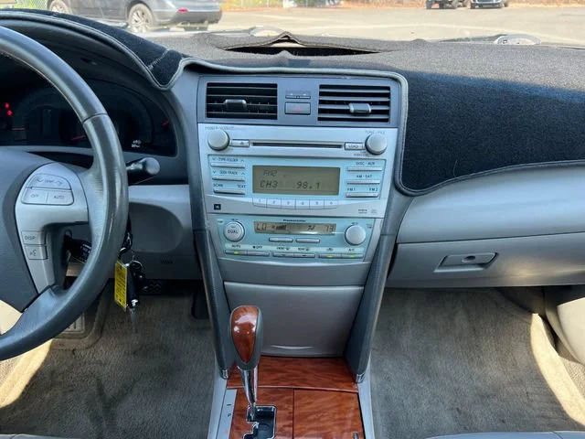 Used 2008 Classic Silver Metallic Toyota LE image 21