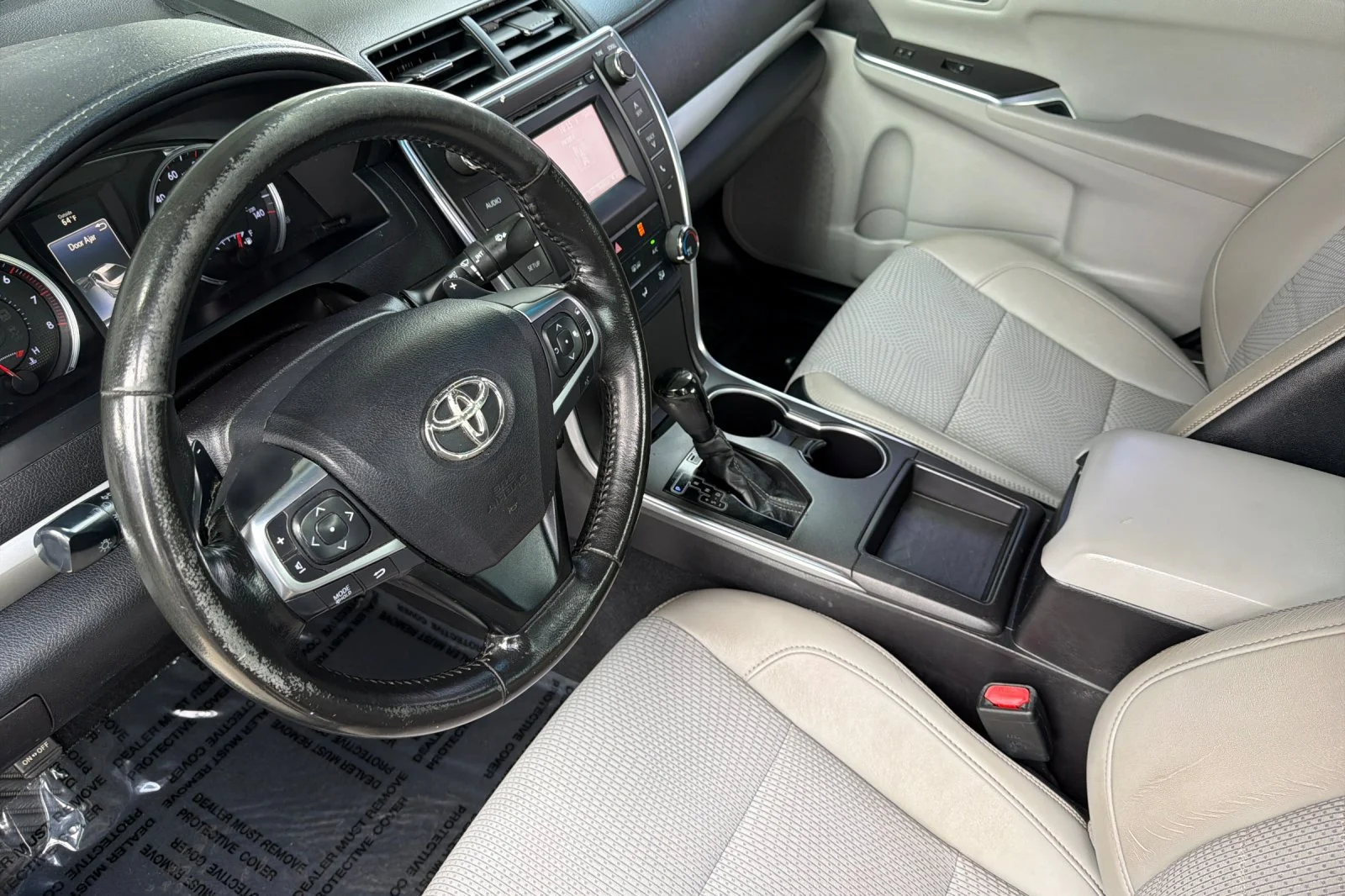 Used 2016 Gray Toyota SE image 12