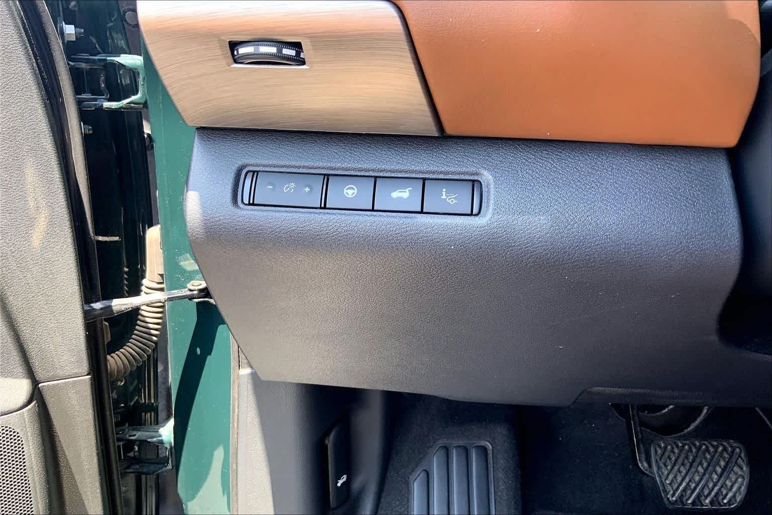 Used 2023 Obsidian Green Pearl Nissan Platinum image 36