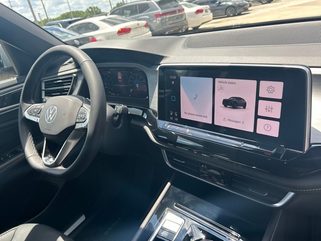 New 2026 Silver Volkswagen 2.0T SE w/Technology image 37