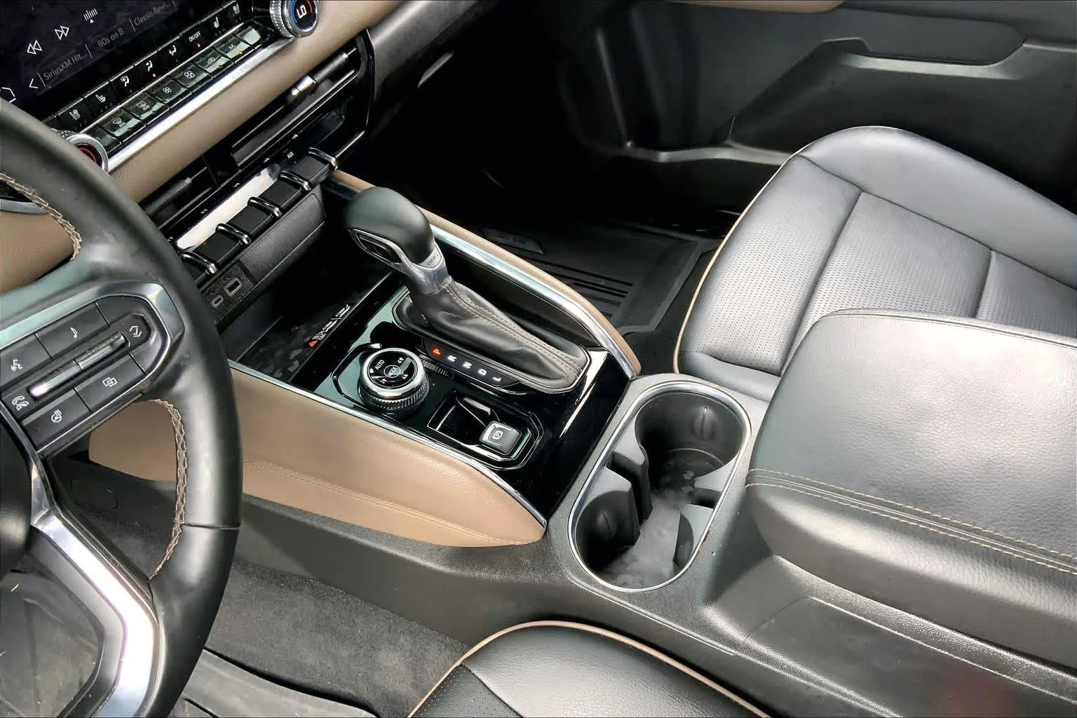 Used 2024 Sterling Metallic GMC 4WD Denali image 17