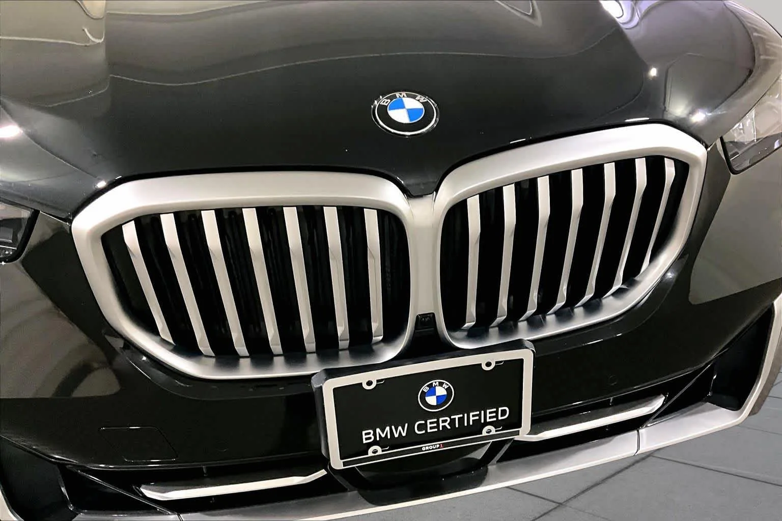 Certified Used 2024 Black Sapphire Metallic BMW xDrive40i image 31