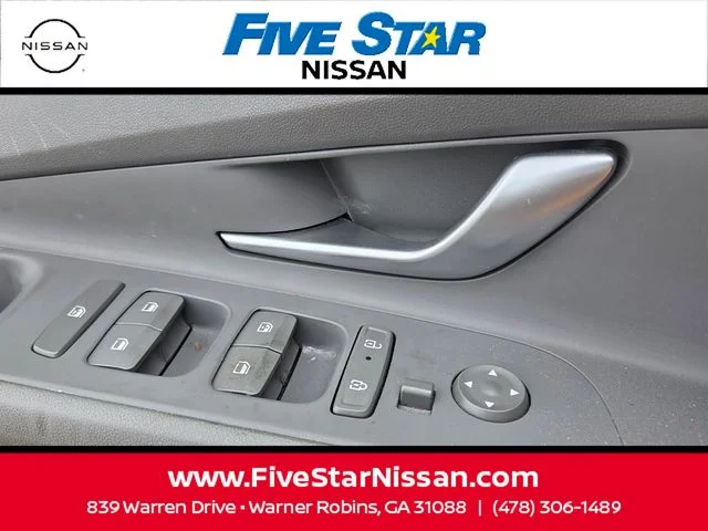 Used 2024 Black Hyundai SEL image 27