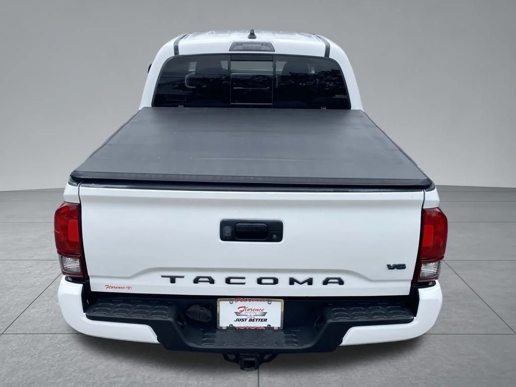Used 2020 White Toyota SR5 image 12
