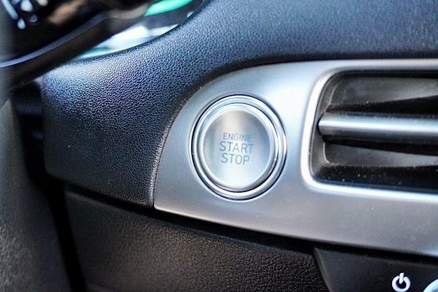 Used 2025 Silver Hyundai SEL image 29