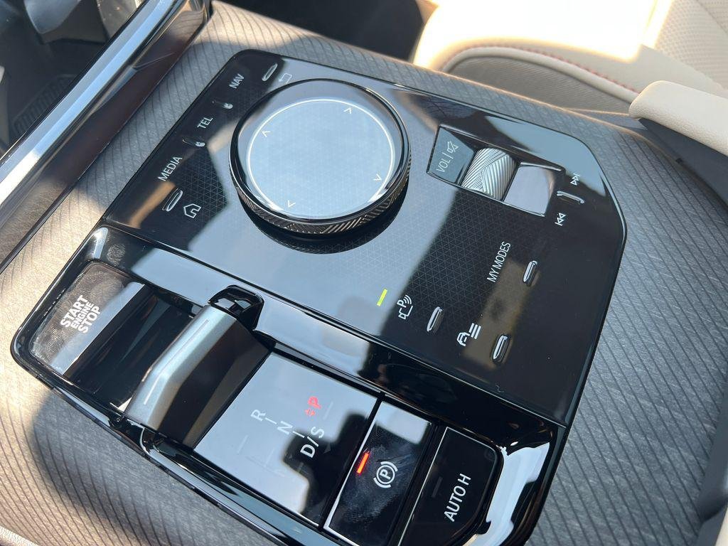 New 2026 Black Sapphire Metallic BMW 30 xDrive image 18
