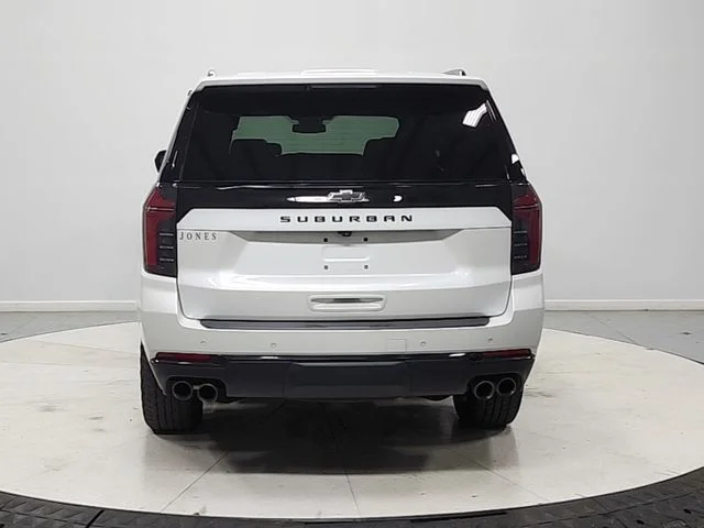 Used 2025 White Chevrolet Z71 image 7