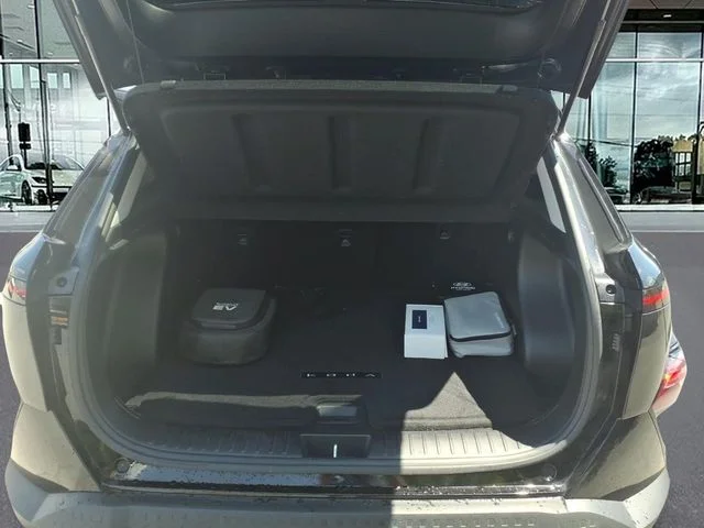 Used 2024 Black Hyundai SEL image 12