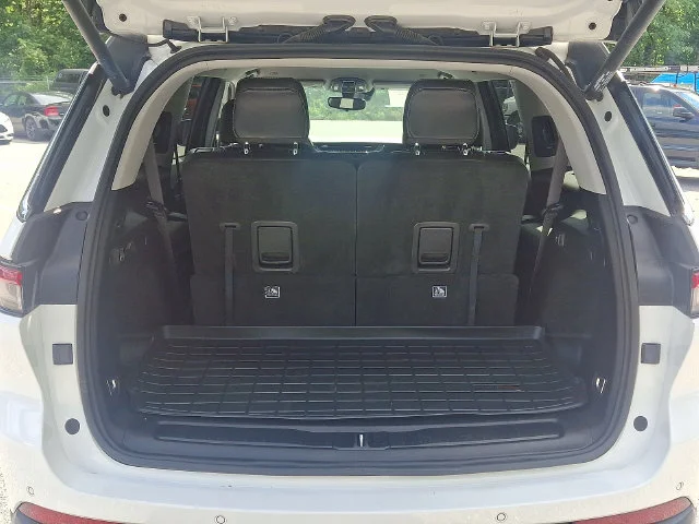 Used 2023 White Jeep Limited image 27