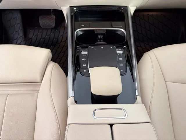 Used 2022  Mercedes-Benz GLB 250 image 34