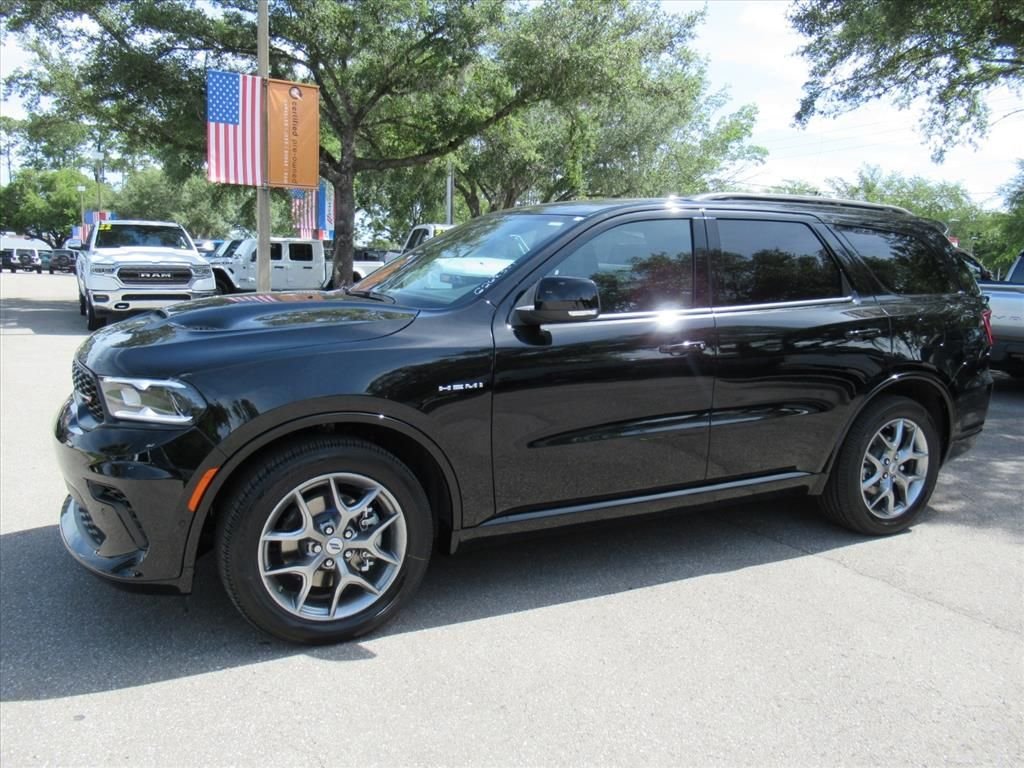 New 2026 Diamond Black Clear-Coat Exterior Paint Dodge GT Plus HEMI V8 image 4