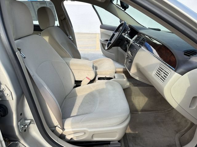 Used 2009 GOLD MIST METALLIC Buick CX image 24