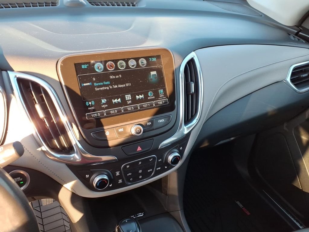 Used 2018 Silver Ice Metallic Chevrolet Premier image 7