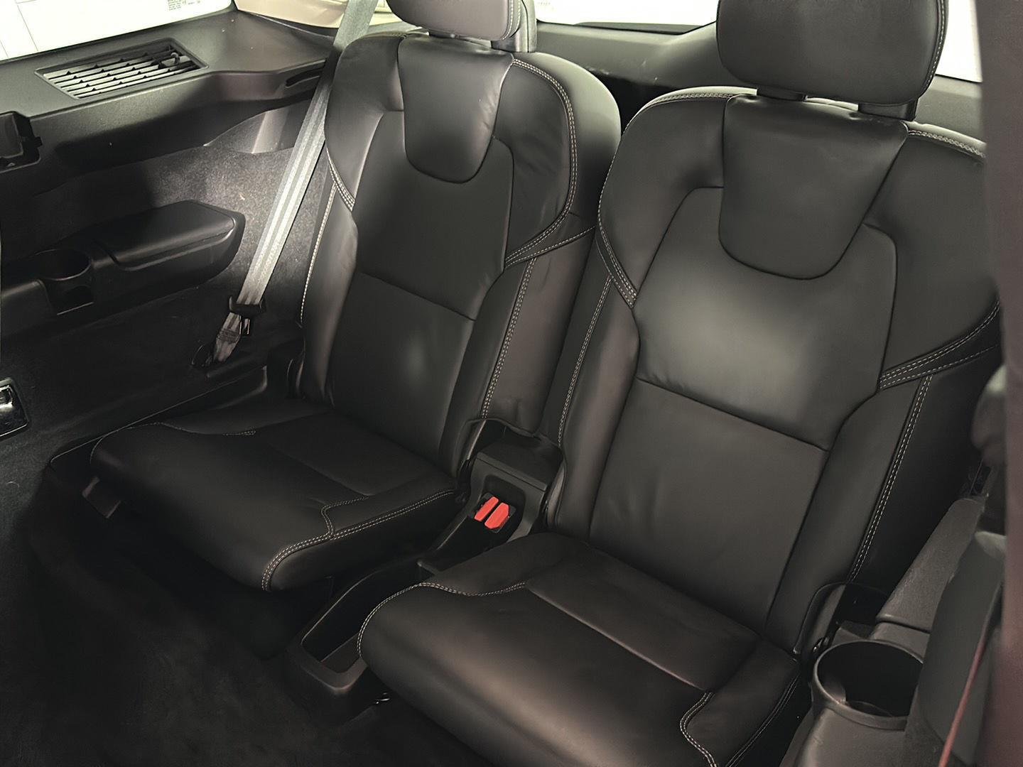 Used 2023 Bright Dusk Metallic Volvo Ultimate image 19