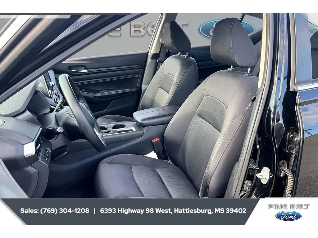 Used 2019 Super Black Nissan 2.5 S image 18