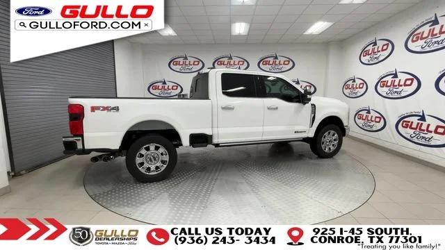 Used 2025 White Metallic Ford Lariat image 2