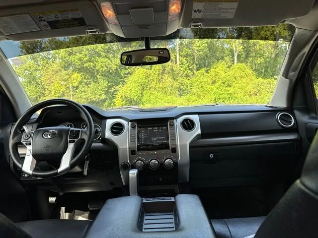 Used 2017 White Toyota SR5 image 12