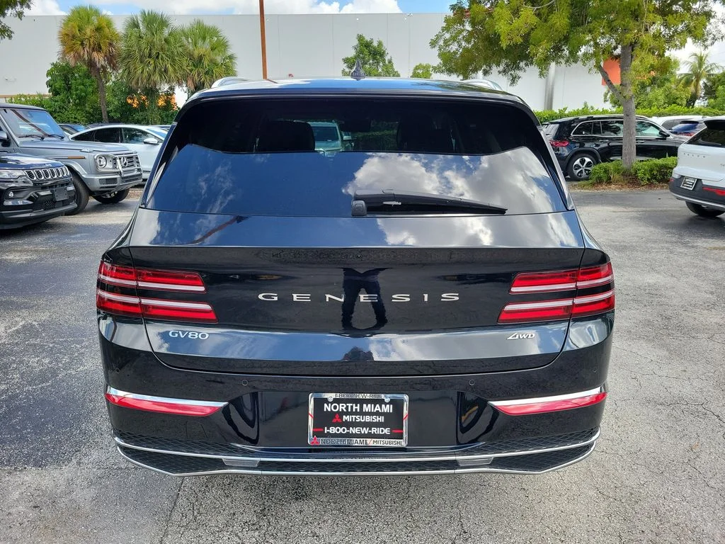 Used 2025 Black Genesis 2.5T image 6