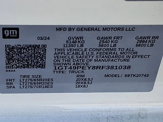 Used 2024 White GMC AT4 image 14