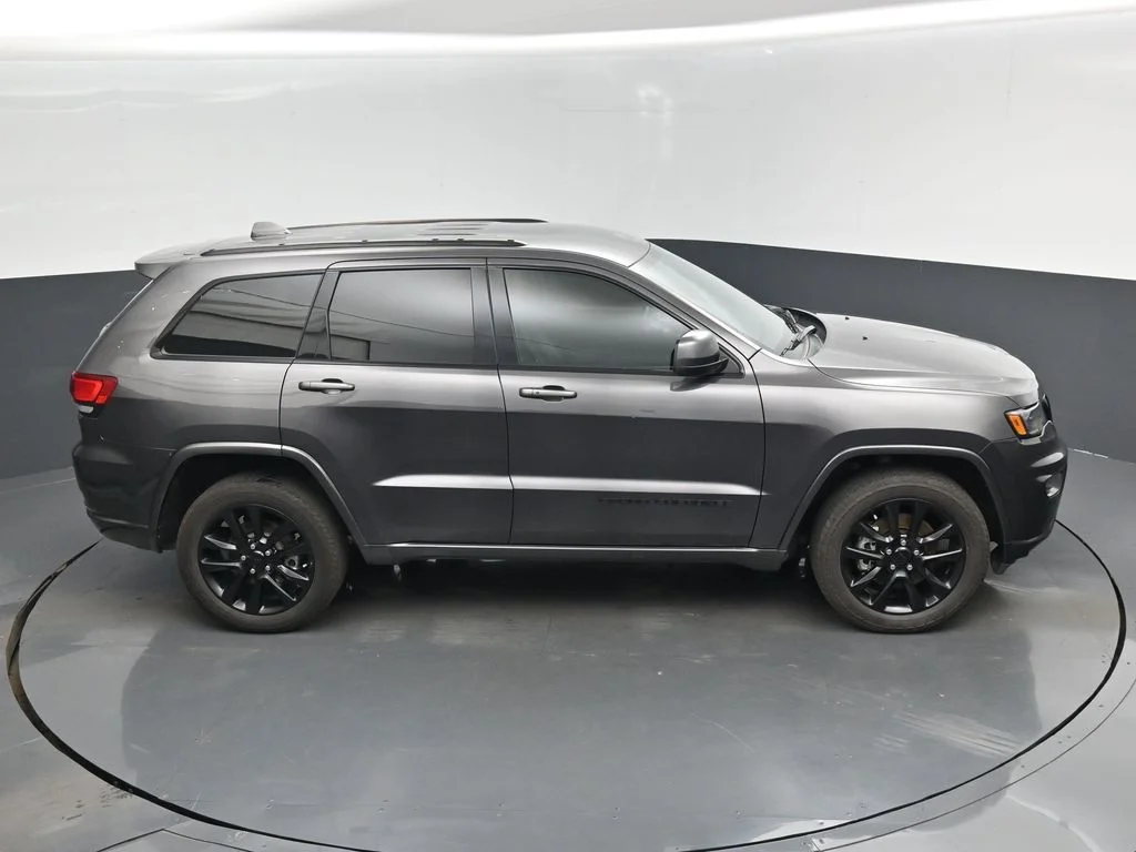 Used 2021 Gray Jeep Laredo X image 13