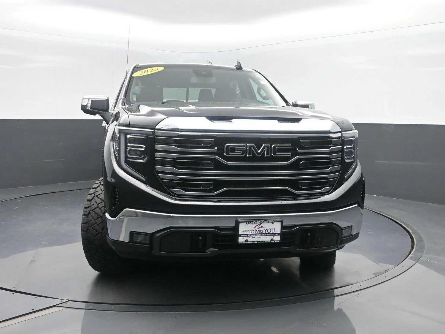 Used 2023 ONYX BLACK GMC SLT image 43