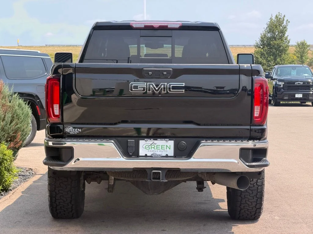 Used 2022 Black GMC SLT image 8