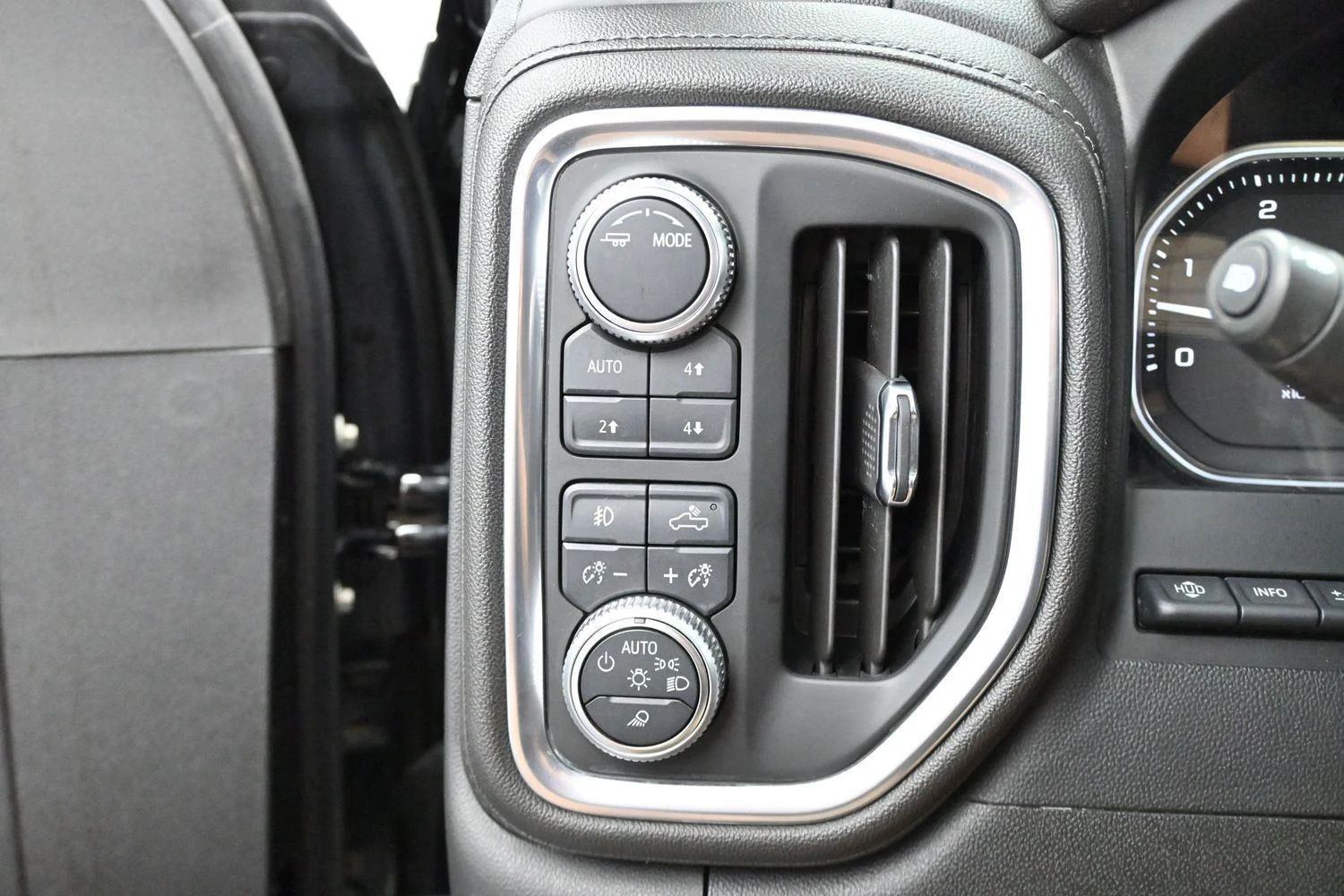 Used 2020 Onyx Black GMC Denali image 30