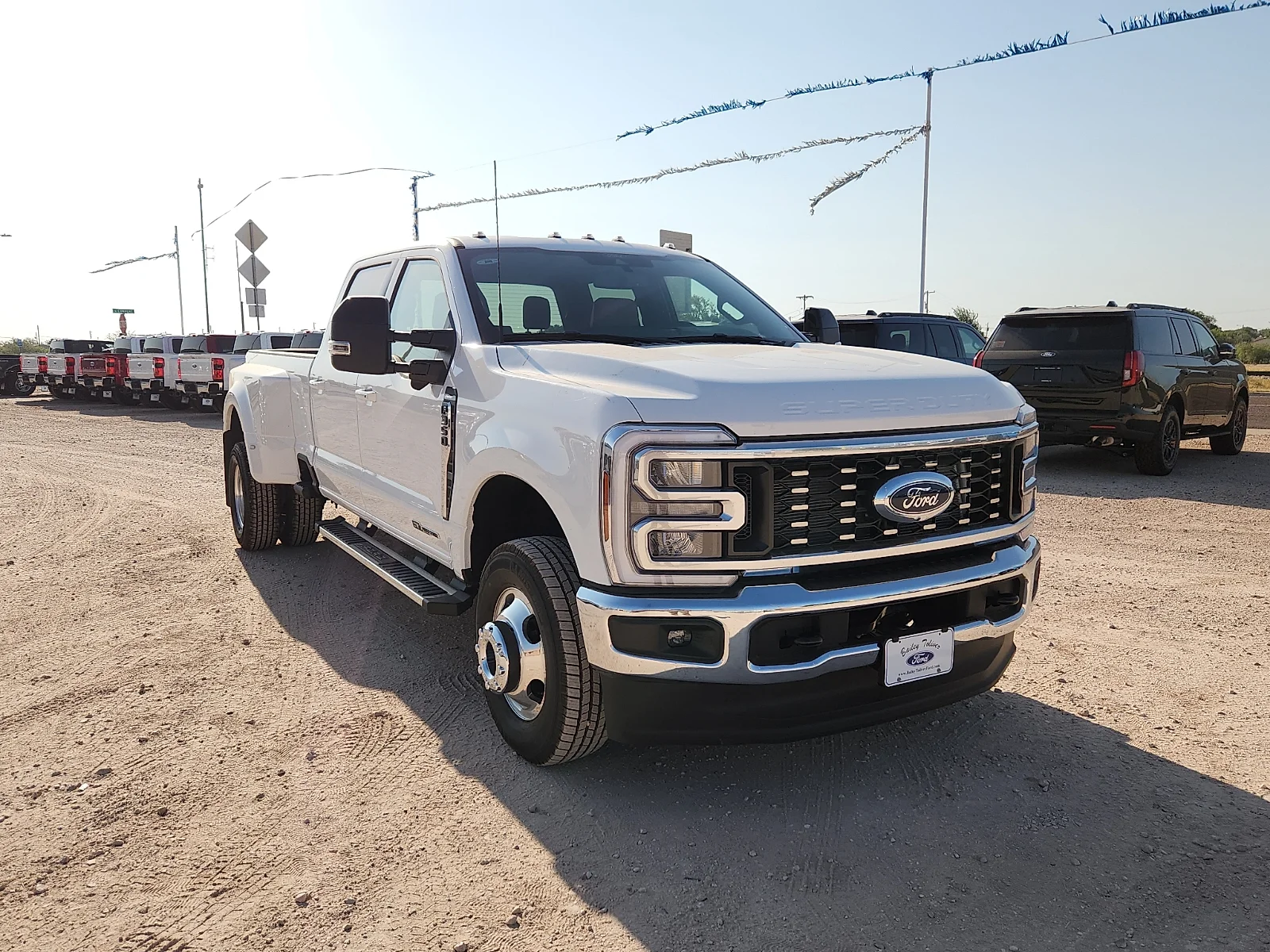 New 2026 Oxford White Ford Lariat image 1