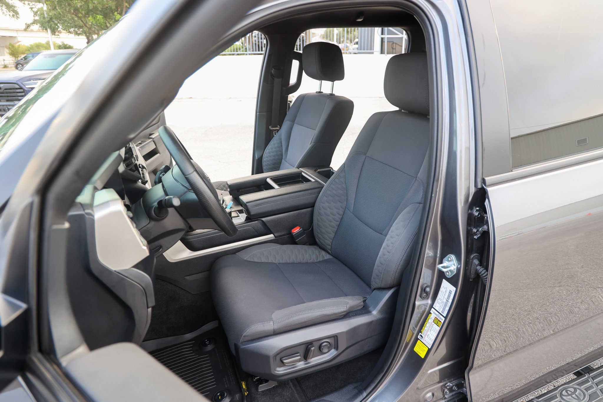 Used 2025 MAGNETIC GRAY MET Toyota SR5 image 32