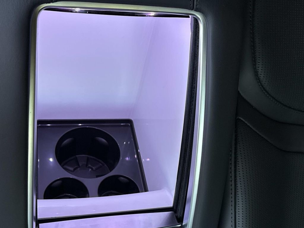 New 2026 Ethereal Frost Satin Land Rover SV Signature Suite image 19