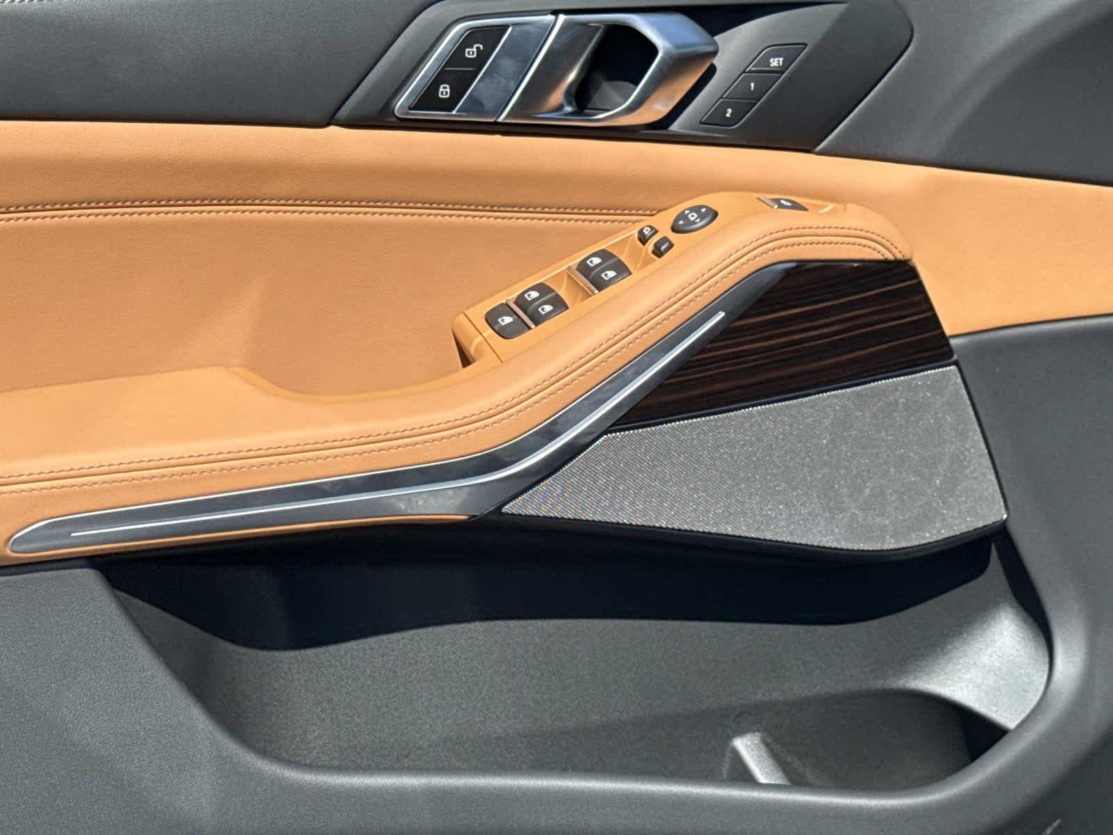 New 2026 Carbon Black Metallic BMW xDrive40i image 27