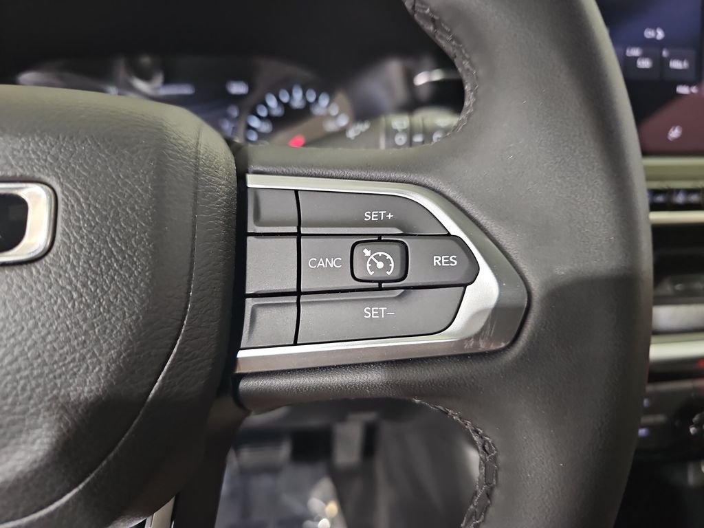 Used 2024 White Jeep Latitude image 20