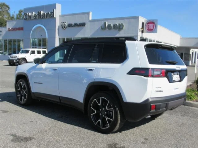 New 2026 Bright White Clear-Coat Exterior Paint Jeep Overland image 4