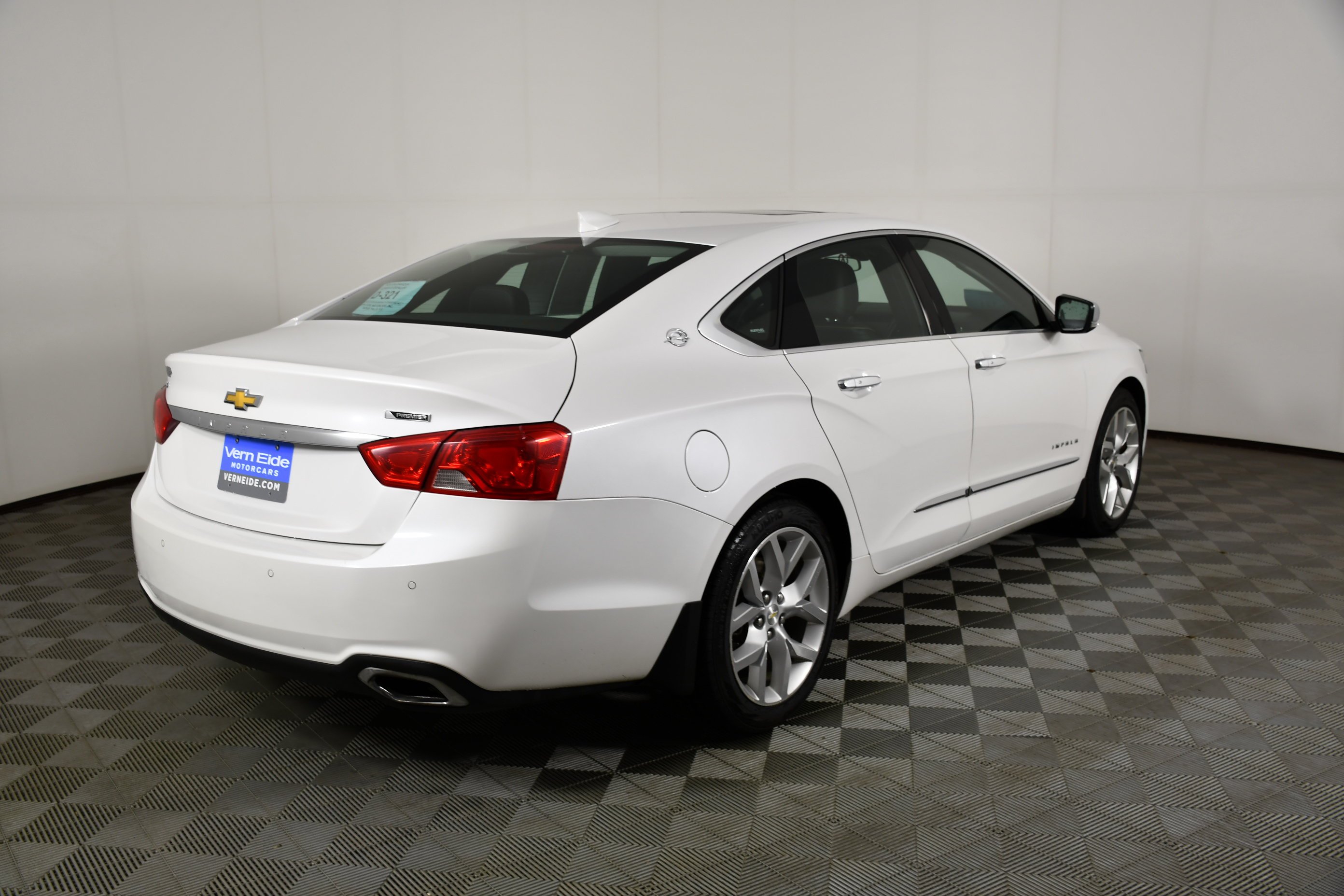 Used 2020 White Chevrolet Premier image 6