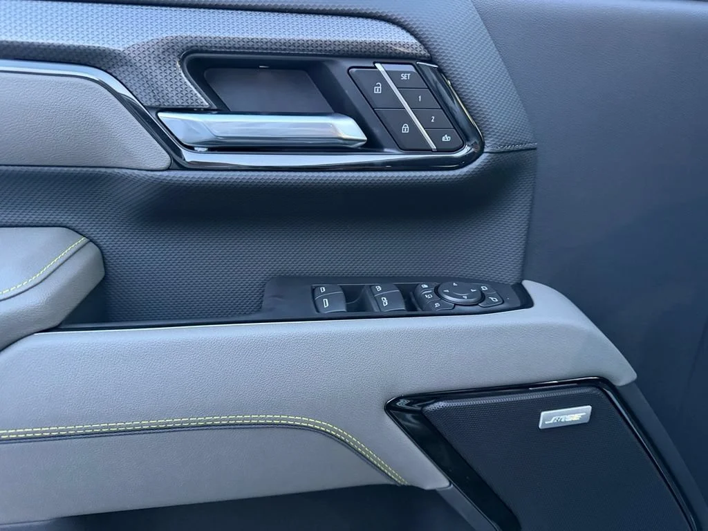 2026 Chevrolet Silverado 2500 HD ZR2 - Photo 12