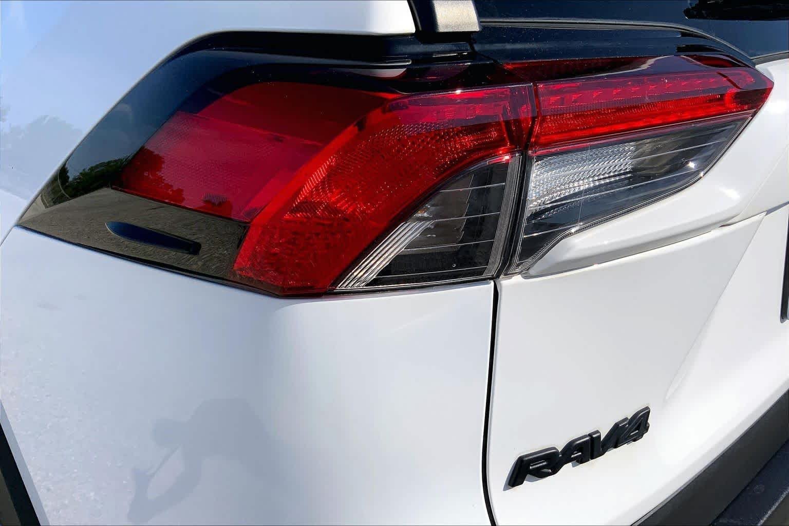 Used 2024 Ice Cap Toyota XLE image 28