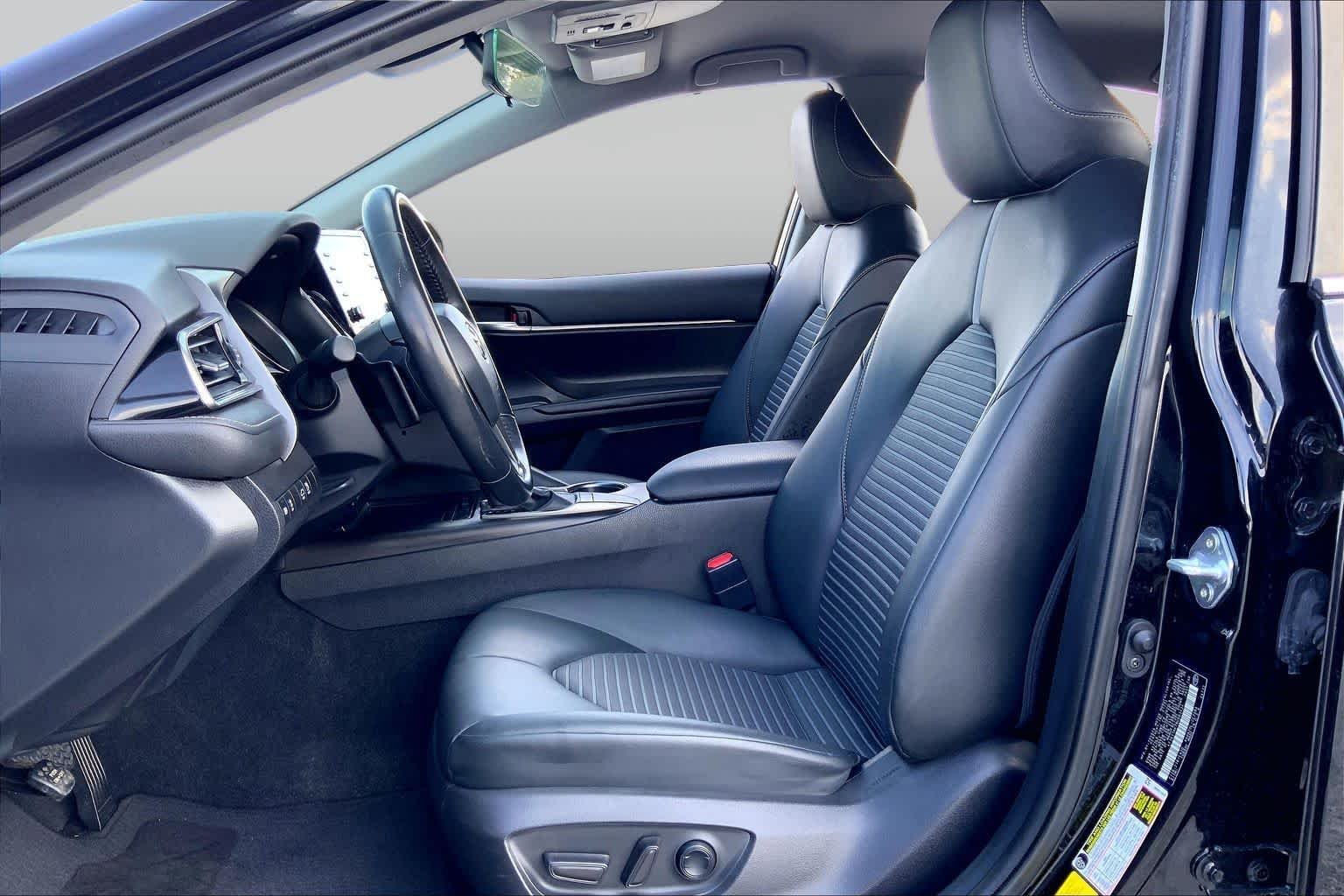 Used 2022 Midnight Black Metallic Toyota SE image 8
