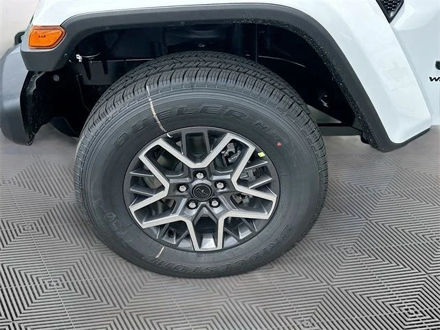 2025 Jeep Wrangler 4-Door Sahara - Photo 18