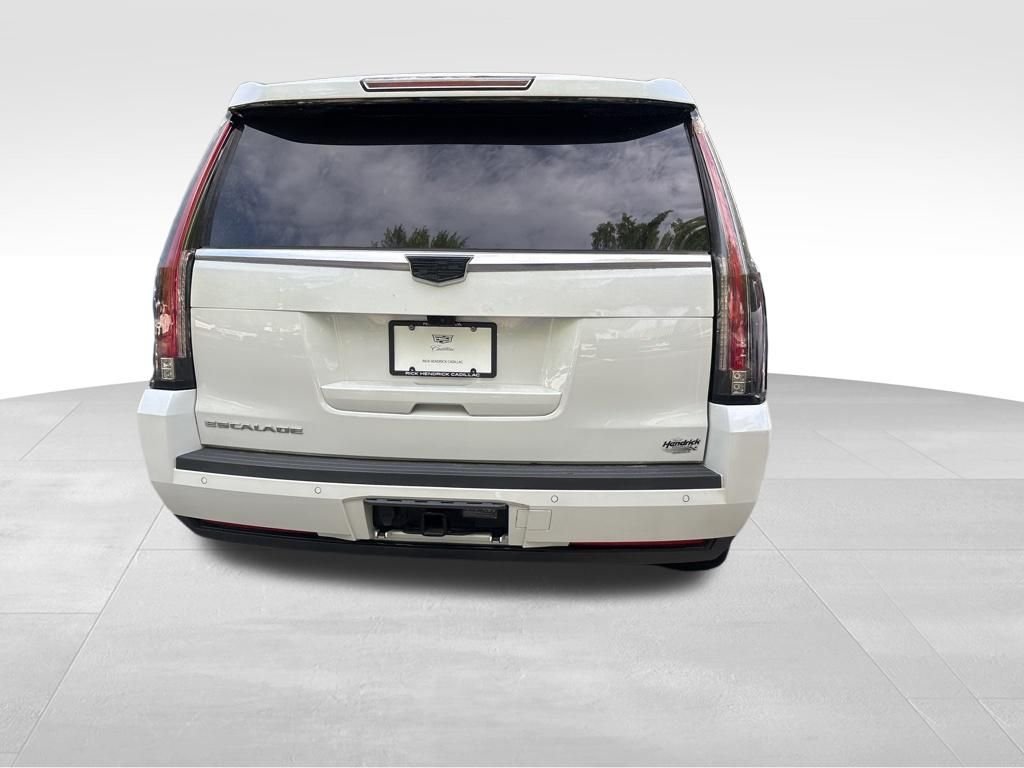 Used 2020 White Cadillac Premium image 16