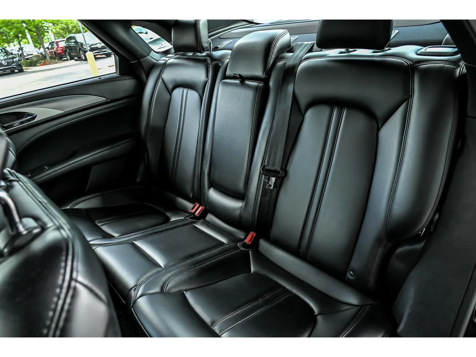Used 2019 Black Lincoln  image 13
