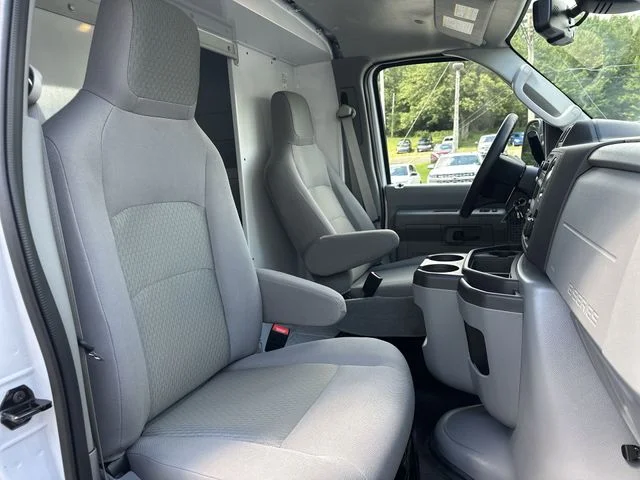 New 2027 Oxford White Ford E-350 SRW image 24