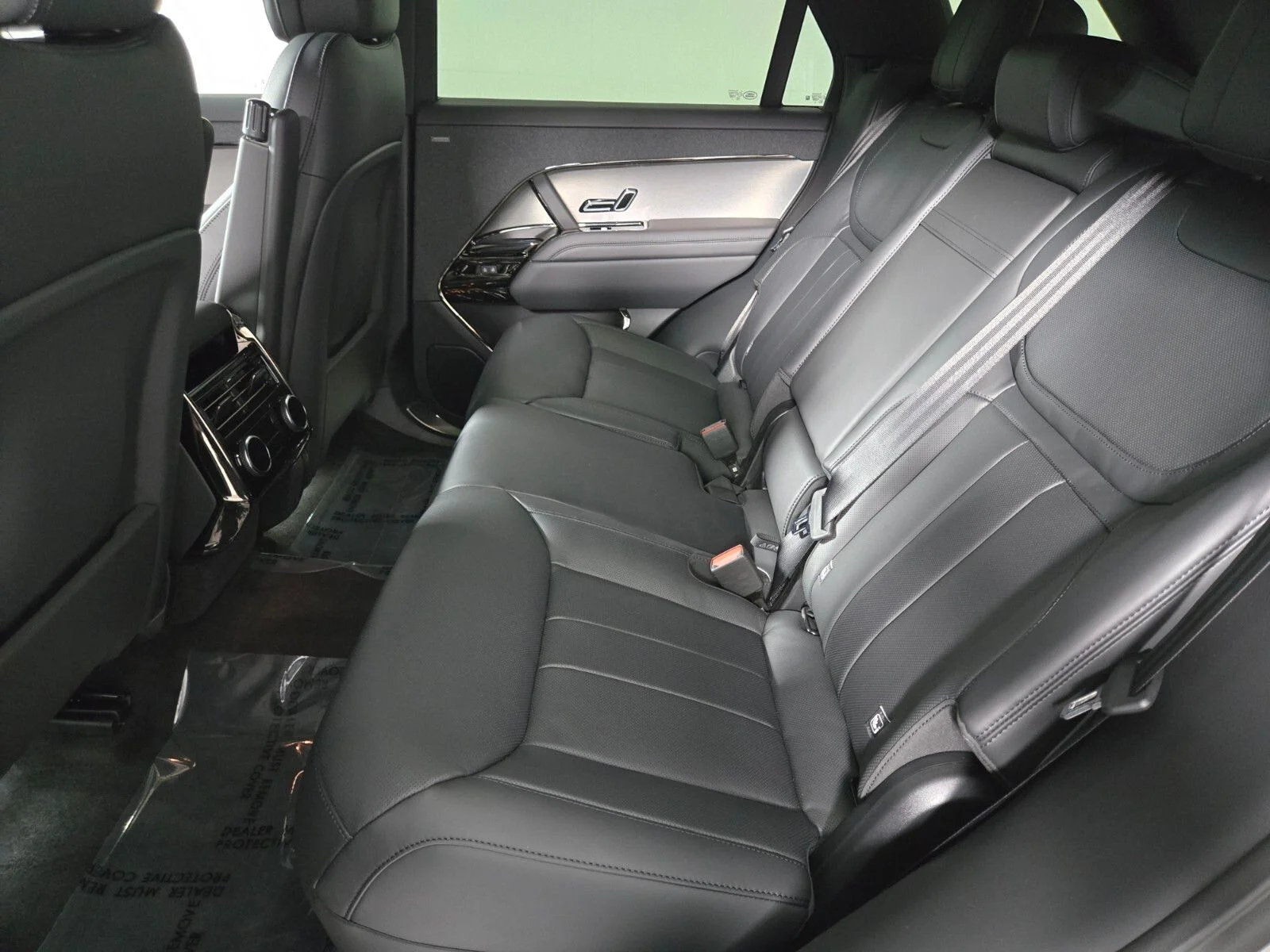 New 2026 Borasco Grey Land Rover Dynamic SE image 5