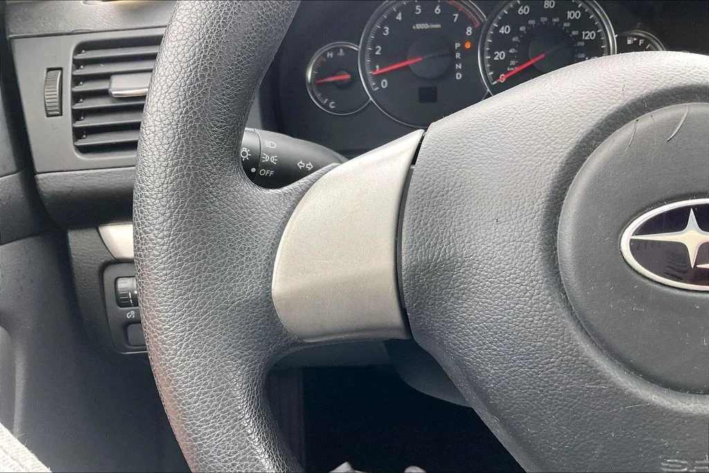 Used 2009 Gray Subaru 2.5i image 18