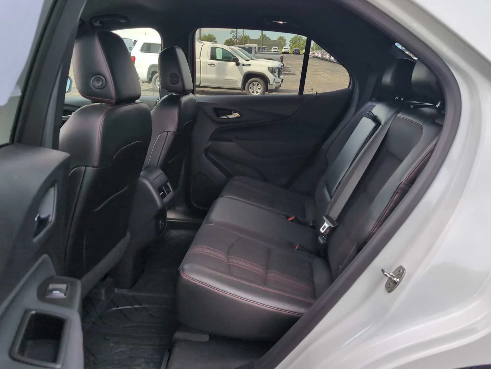 2022 Chevrolet Equinox RS - Photo 23