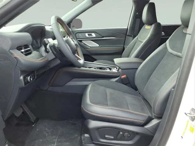 New 2026 Star White Metallic Tri-Coat Ford Tremor® image 17